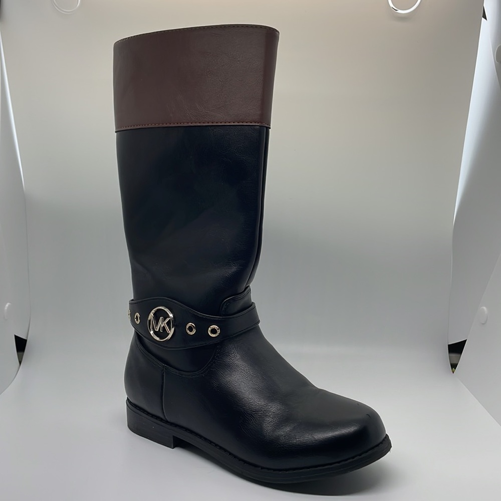 👢 EUC 👢 Michael Kors Emma Derby Black Faux Leather Boots girls with box - Picture 2 of 16